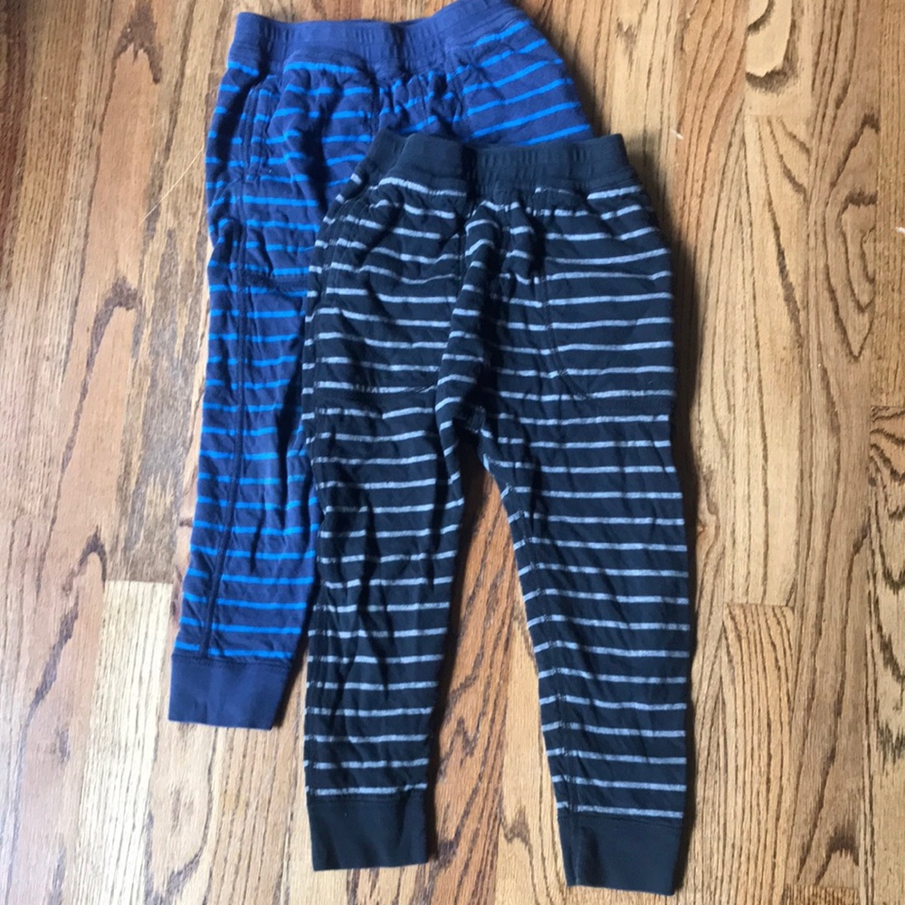Hanna Andersson reversible jersey sweatpants size 5 -pair of 2